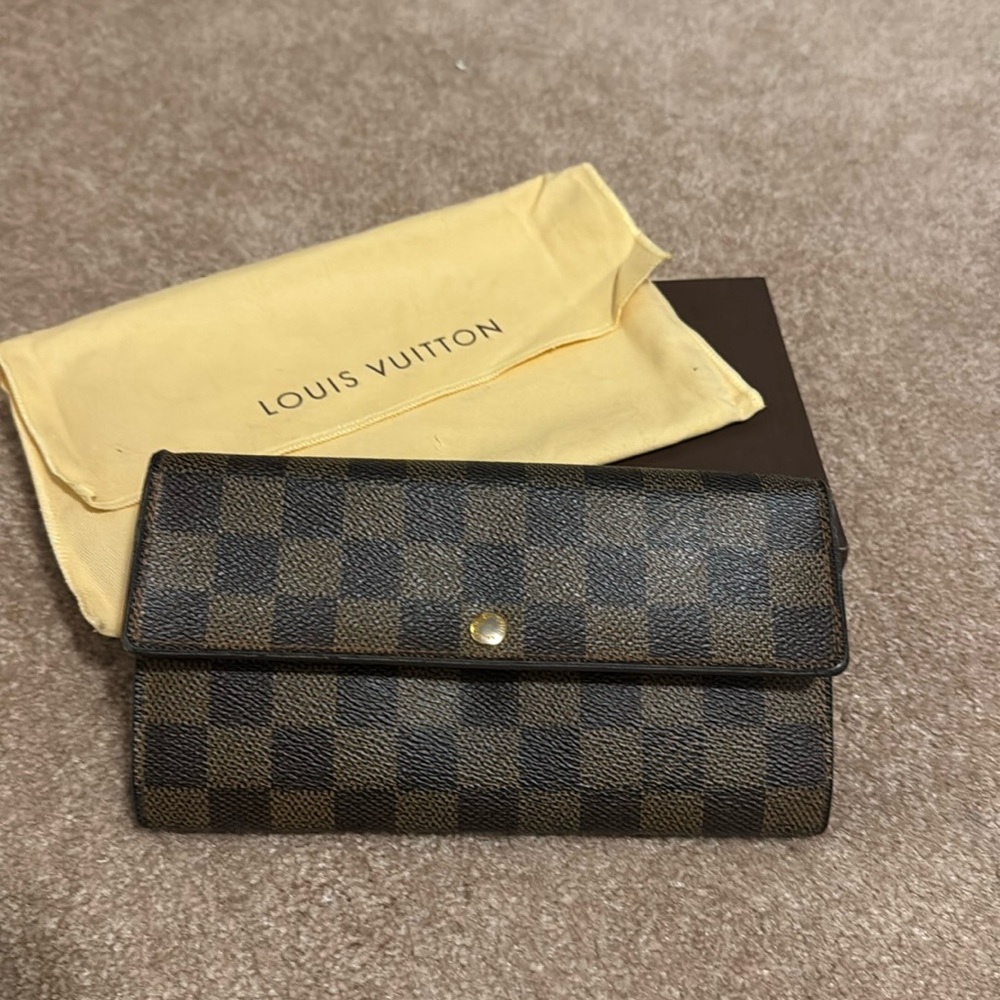 Louis Vuitton Sarah Wallet
